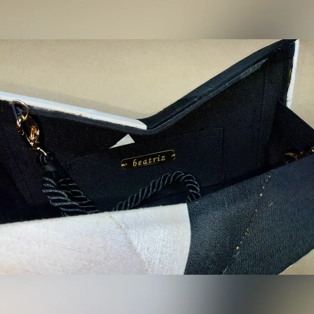 Beatriz / Costa Del Sol - Star Clutch Bag - sustainable/ethical - handcrafted - Picture 4 of 16